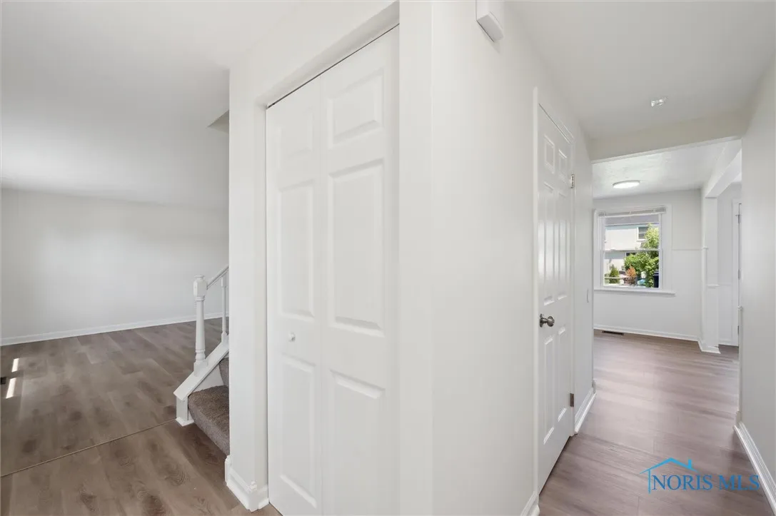 2121 Bromford Road, Maumee, Ohio 43537, 4 Bedrooms Bedrooms, 9 Rooms Rooms,2 BathroomsBathrooms,Residential Lease,For Rent,Bromford,6133165