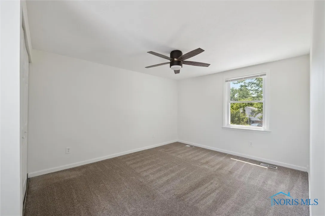 2121 Bromford Road, Maumee, Ohio 43537, 4 Bedrooms Bedrooms, 9 Rooms Rooms,2 BathroomsBathrooms,Residential Lease,For Rent,Bromford,6133165