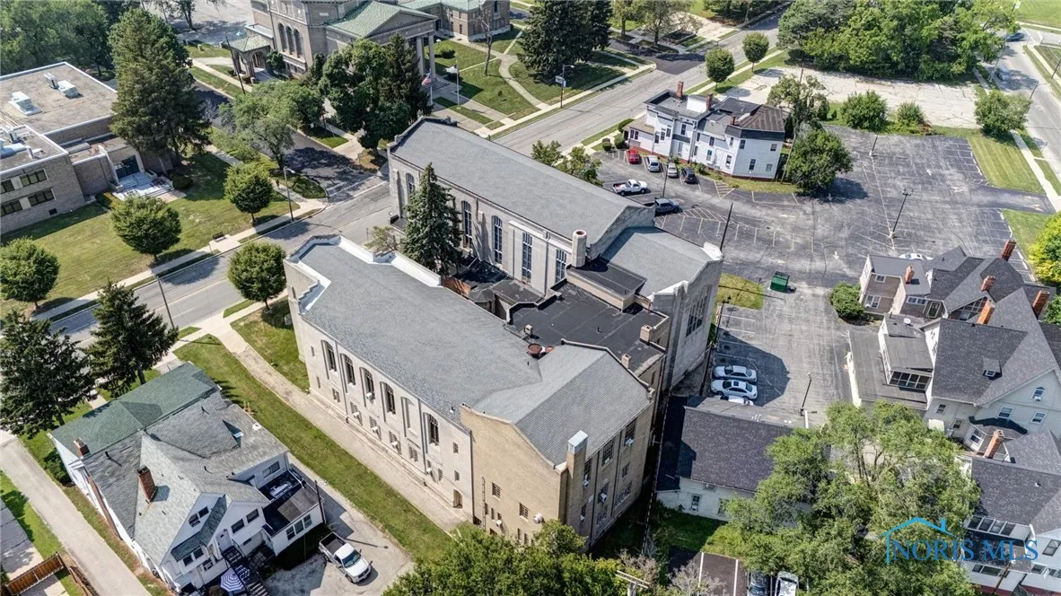 2272 Collingwood Boulevard, Toledo, Ohio 43620, ,Commercial Sale,For Sale,Collingwood,6133179