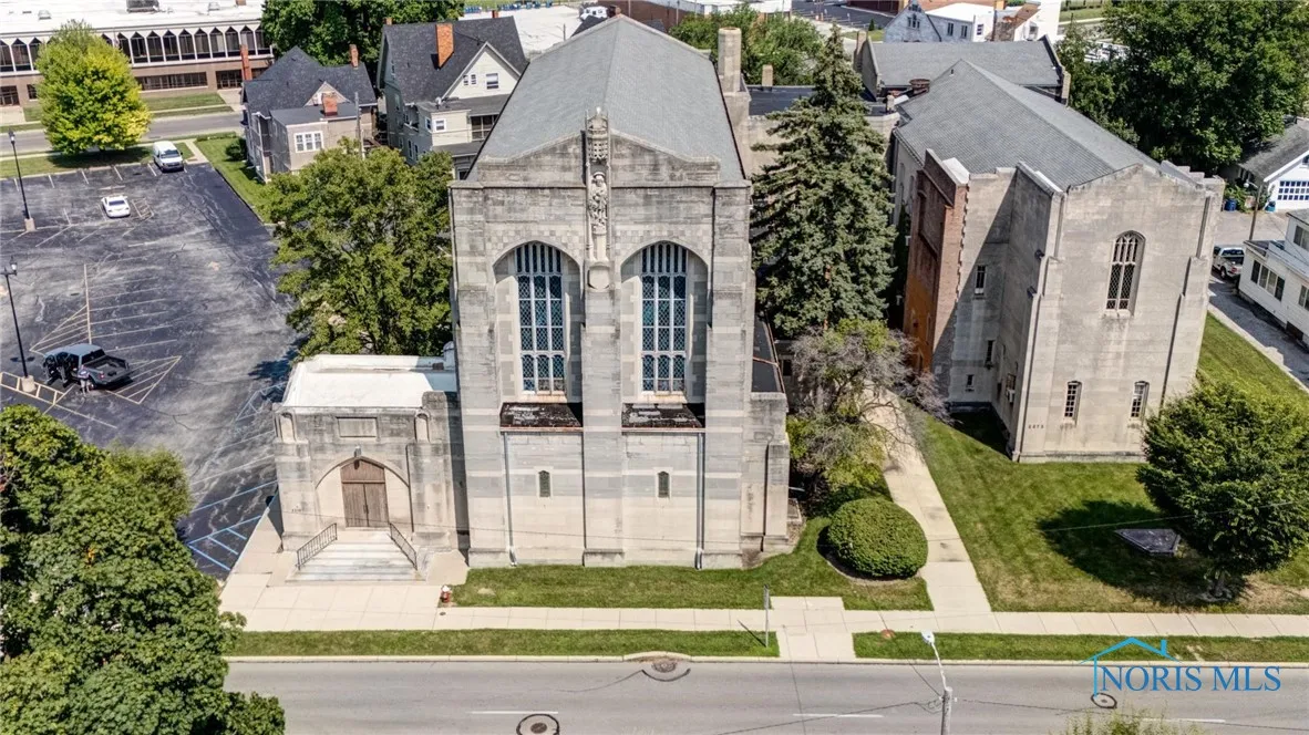 2272 Collingwood Boulevard, Toledo, Ohio 43620, ,Commercial Sale,For Sale,Collingwood,6133179