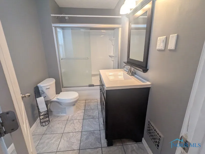 3810 Revere Drive, Toledo, Ohio 43612, 3 Bedrooms Bedrooms, 6 Rooms Rooms,1 BathroomBathrooms,Residential Lease,For Rent,Revere,6133329