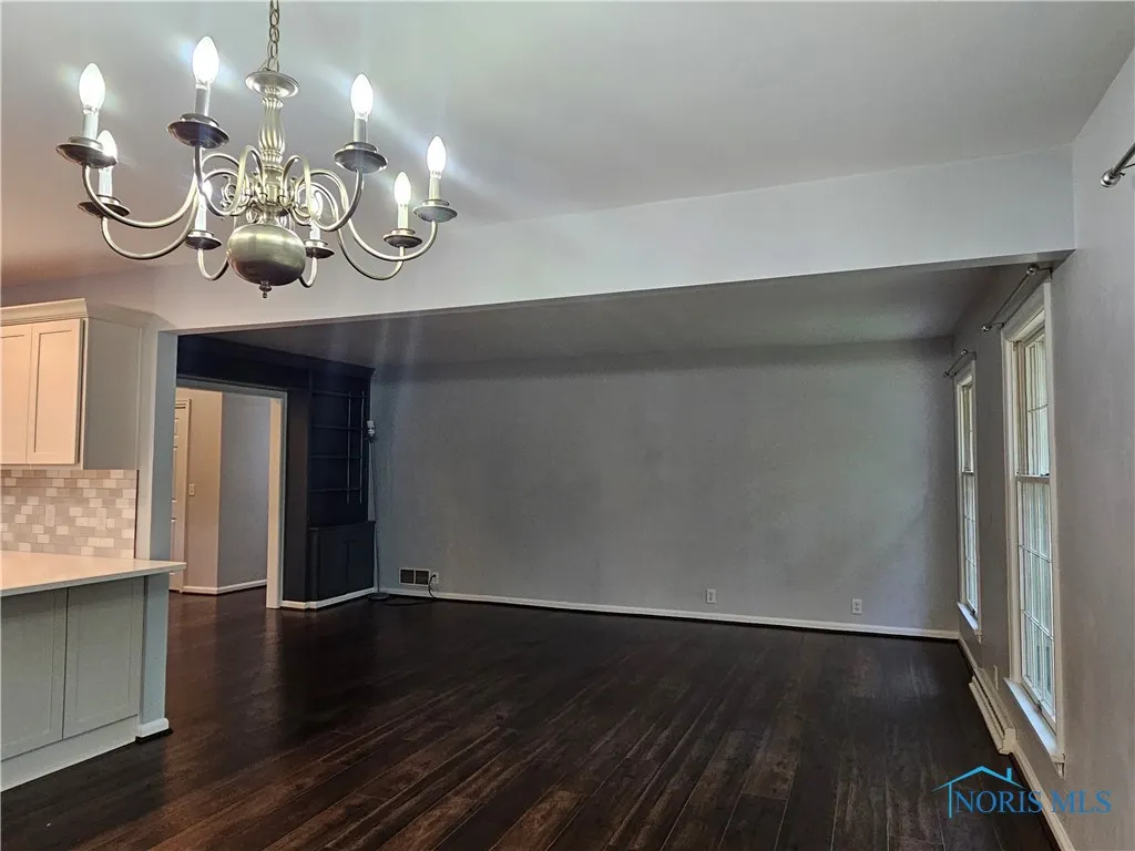 328 Northwood Drive, Defiance, Ohio 43512, 4 Bedrooms Bedrooms, 9 Rooms Rooms,2 BathroomsBathrooms,Residential,For Sale,Northwood,6133482