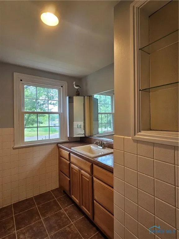 328 Northwood Drive, Defiance, Ohio 43512, 4 Bedrooms Bedrooms, 9 Rooms Rooms,2 BathroomsBathrooms,Residential,For Sale,Northwood,6133482