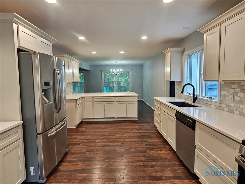 328 Northwood Drive, Defiance, Ohio 43512, 4 Bedrooms Bedrooms, 9 Rooms Rooms,2 BathroomsBathrooms,Residential,For Sale,Northwood,6133482