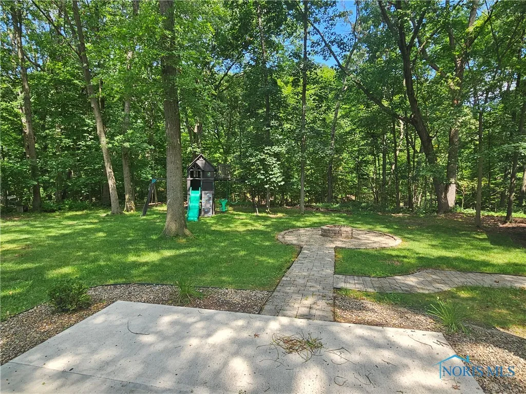 328 Northwood Drive, Defiance, Ohio 43512, 4 Bedrooms Bedrooms, 9 Rooms Rooms,2 BathroomsBathrooms,Residential,For Sale,Northwood,6133482