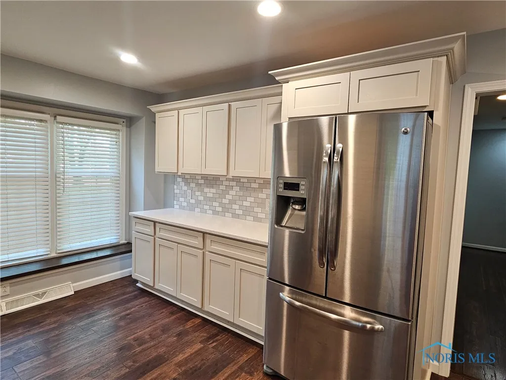 328 Northwood Drive, Defiance, Ohio 43512, 4 Bedrooms Bedrooms, 9 Rooms Rooms,2 BathroomsBathrooms,Residential,For Sale,Northwood,6133482