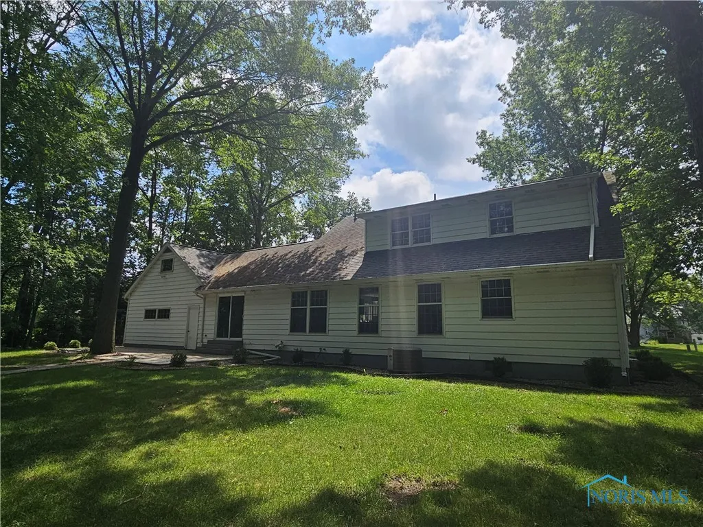 328 Northwood Drive, Defiance, Ohio 43512, 4 Bedrooms Bedrooms, 9 Rooms Rooms,2 BathroomsBathrooms,Residential,For Sale,Northwood,6133482