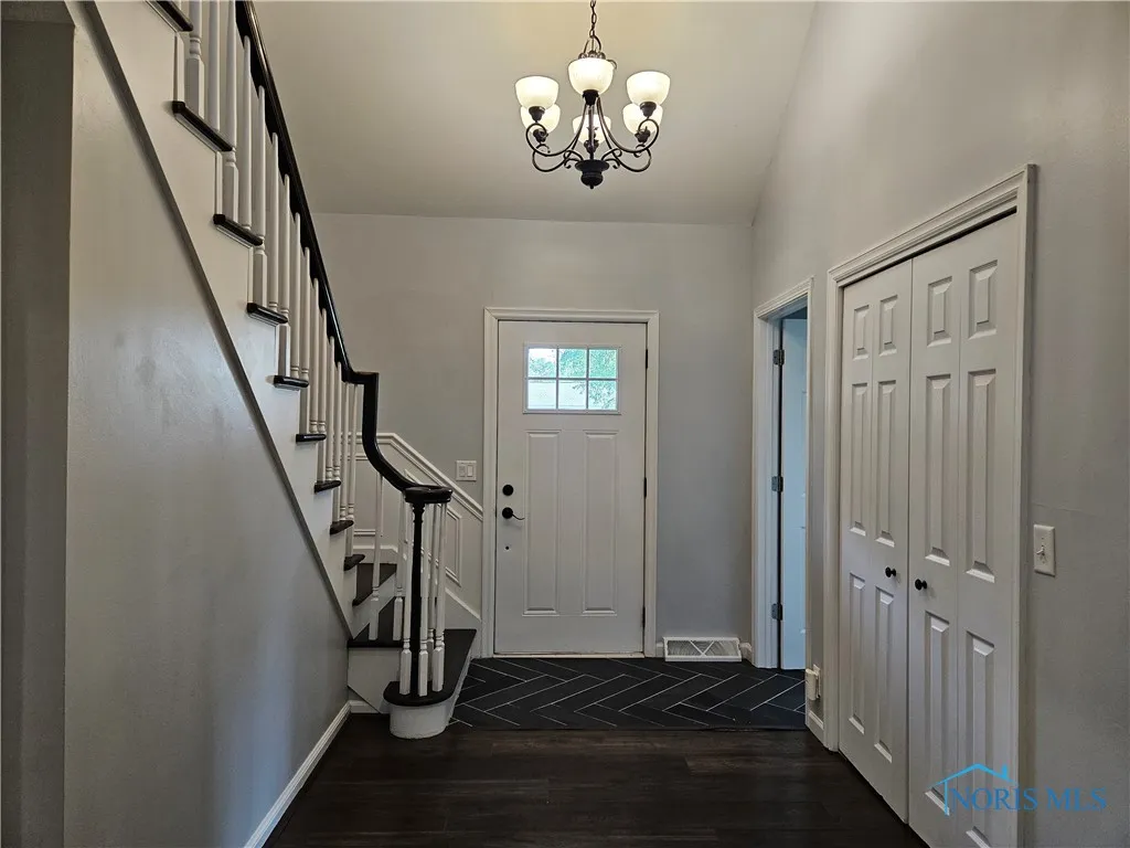 328 Northwood Drive, Defiance, Ohio 43512, 4 Bedrooms Bedrooms, 9 Rooms Rooms,2 BathroomsBathrooms,Residential,For Sale,Northwood,6133482