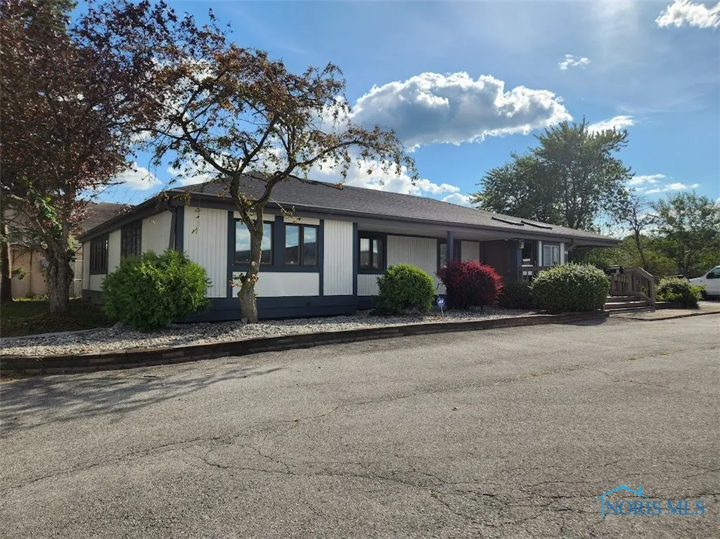 46 Hillwyck Drive, Toledo, Ohio 43615, ,Commercial Lease,For Rent,Hillwyck,6133439