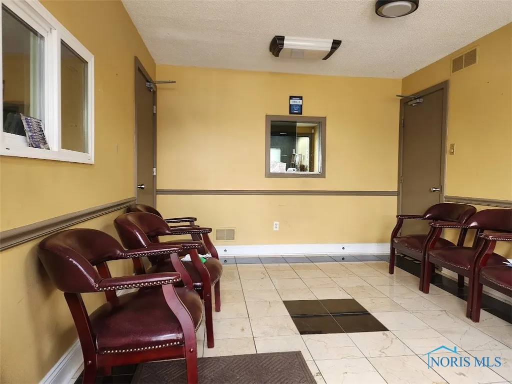 46 Hillwyck Drive, Toledo, Ohio 43615, ,Commercial Lease,For Rent,Hillwyck,6133439