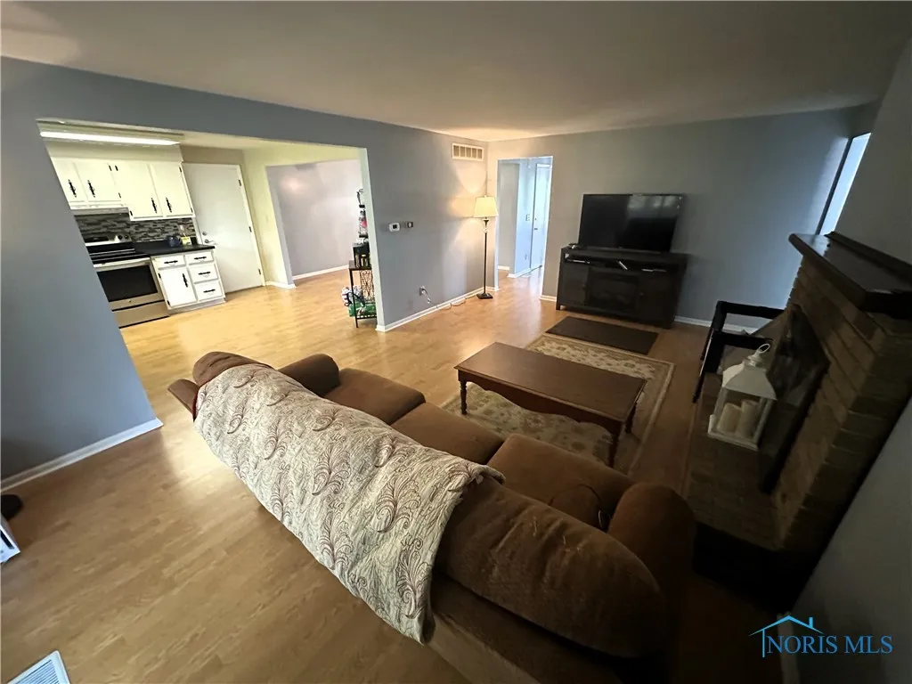 1624 Woodhurst Drive, Defiance, Ohio 43512, 3 Bedrooms Bedrooms, 9 Rooms Rooms,2 BathroomsBathrooms,Residential,For Sale,Woodhurst,6133529