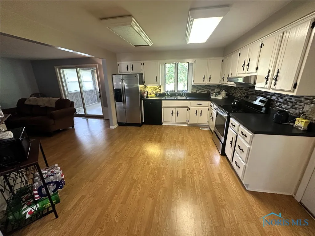 1624 Woodhurst Drive, Defiance, Ohio 43512, 3 Bedrooms Bedrooms, 9 Rooms Rooms,2 BathroomsBathrooms,Residential,For Sale,Woodhurst,6133529