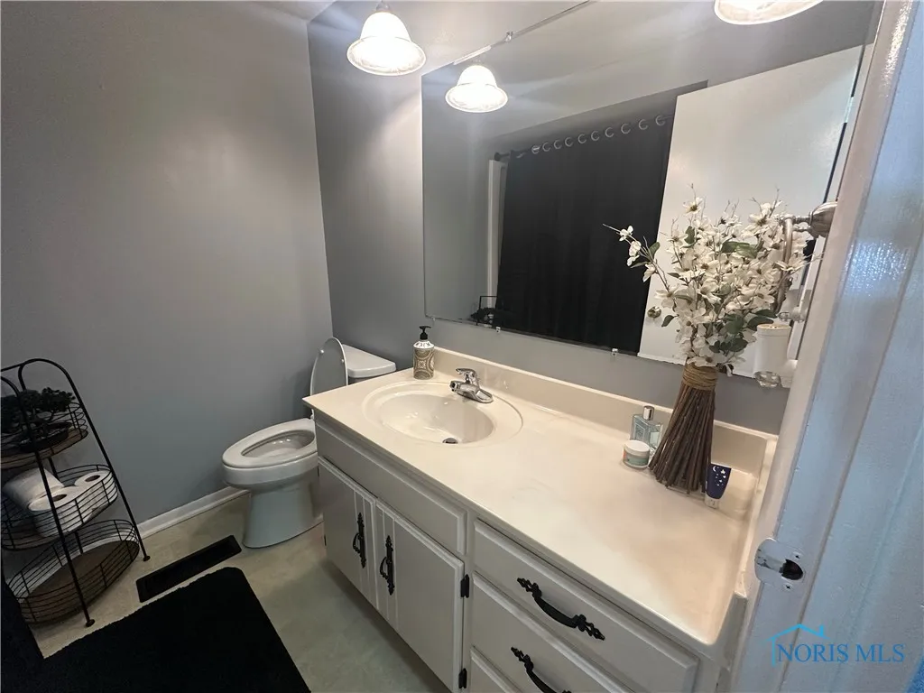 1624 Woodhurst Drive, Defiance, Ohio 43512, 3 Bedrooms Bedrooms, 9 Rooms Rooms,2 BathroomsBathrooms,Residential,For Sale,Woodhurst,6133529