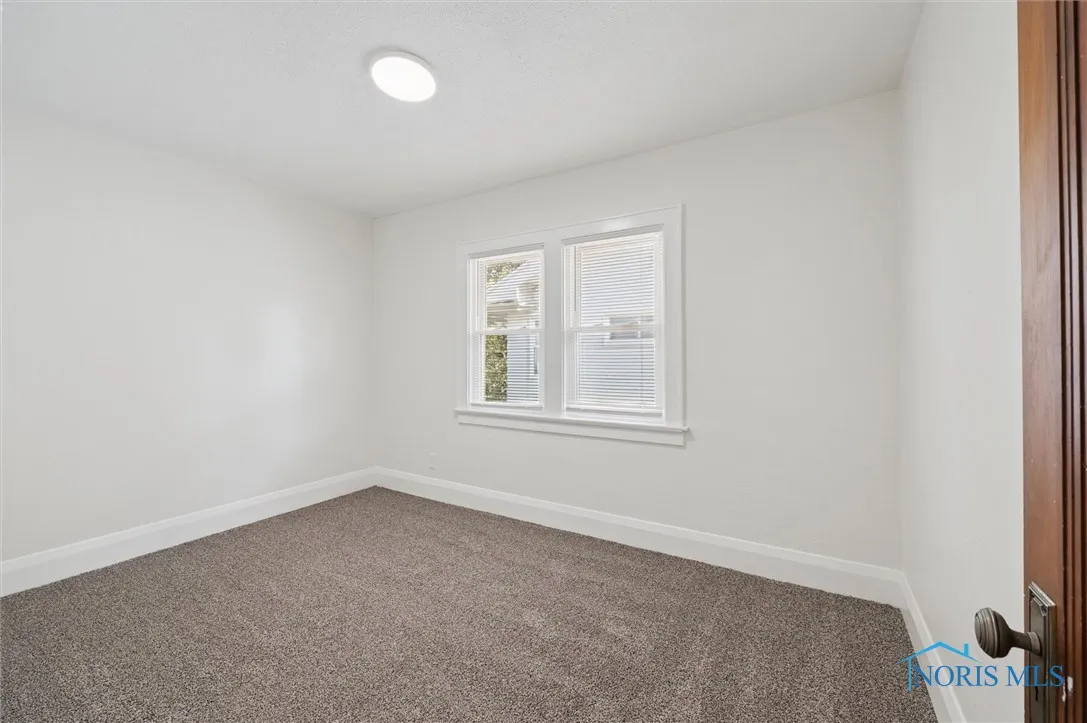4117 Kingsbury Avenue Upper, Toledo, Ohio 43612, 2 Bedrooms Bedrooms, 5 Rooms Rooms,1 BathroomBathrooms,Residential Lease,For Rent,Kingsbury,6133598