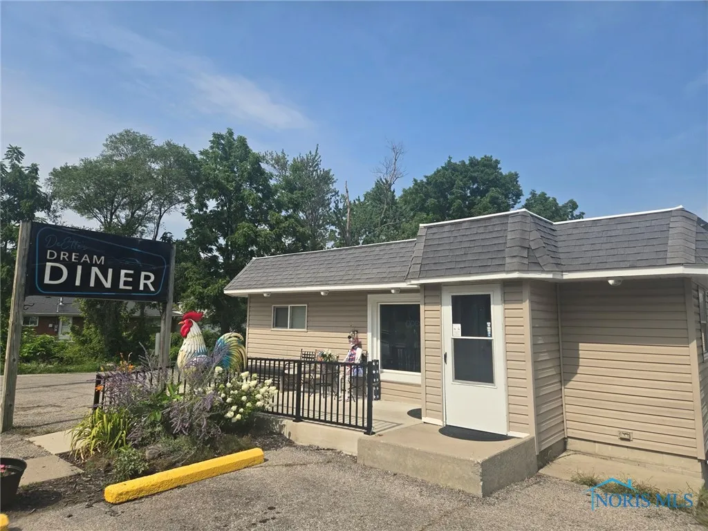 417 S Main Street, Swanton, Ohio 43558, ,Commercial Sale,For Sale,Main,6133603