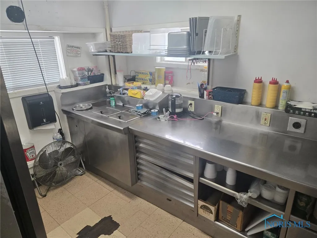 417 S Main Street, Swanton, Ohio 43558, ,Commercial Sale,For Sale,Main,6133603