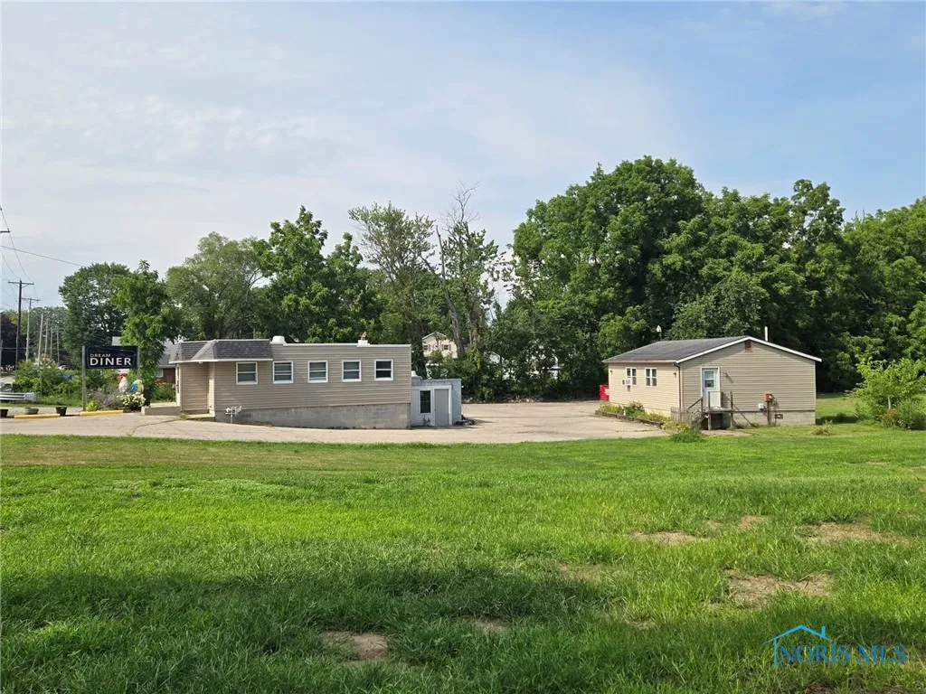 417 S Main Street, Swanton, Ohio 43558, ,Commercial Sale,For Sale,Main,6133603