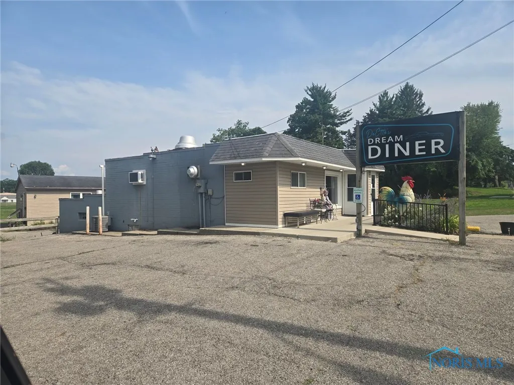 417 S Main Street, Swanton, Ohio 43558, ,Commercial Sale,For Sale,Main,6133603