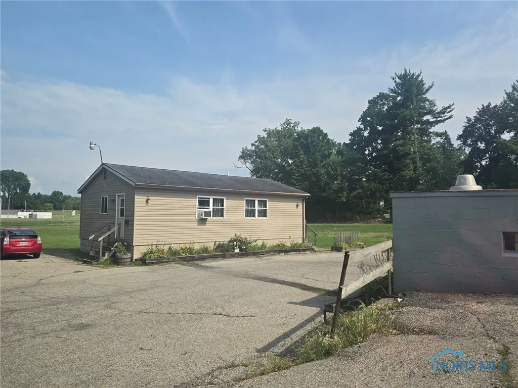 417 S Main Street, Swanton, Ohio 43558, ,Commercial Sale,For Sale,Main,6133603