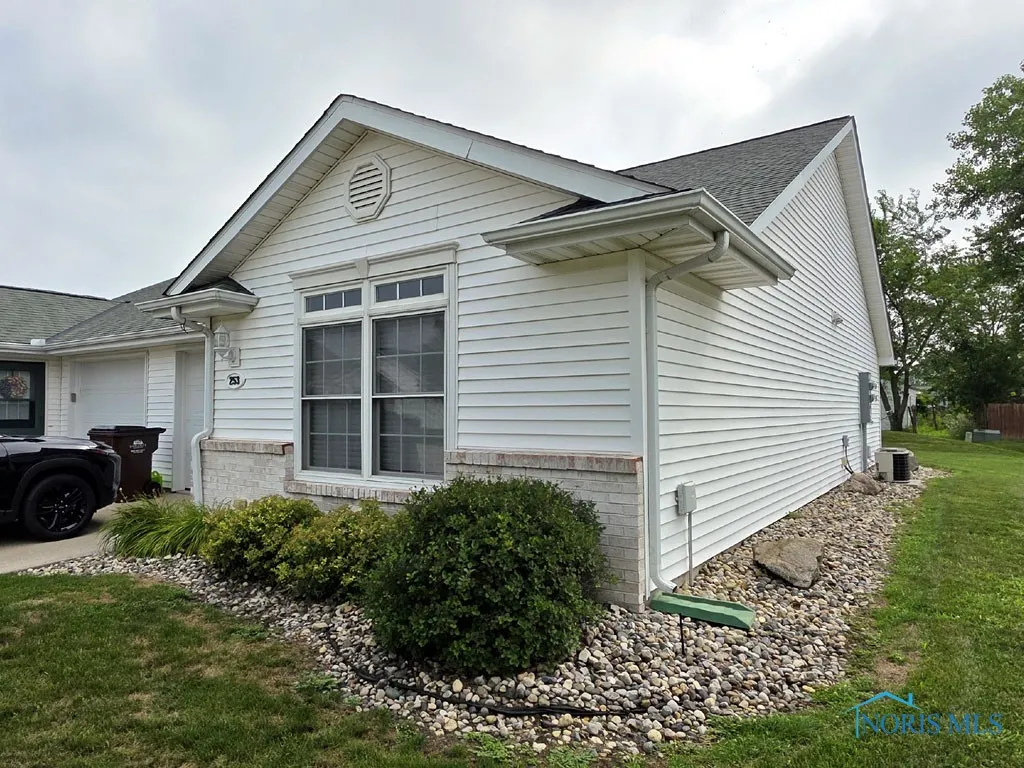 253 Briarheath Drive, Defiance, Ohio 43512, 2 Bedrooms Bedrooms, 4 Rooms Rooms,1 BathroomBathrooms,Residential,For Sale,Briarheath,6133489