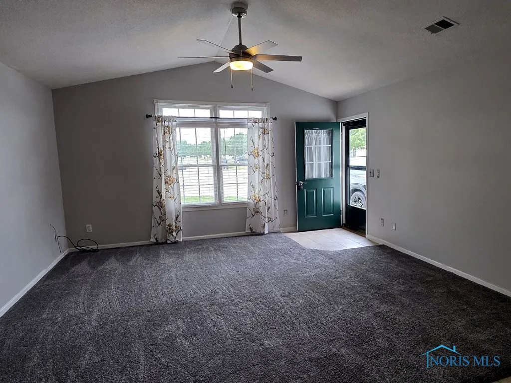253 Briarheath Drive, Defiance, Ohio 43512, 2 Bedrooms Bedrooms, 4 Rooms Rooms,1 BathroomBathrooms,Residential,For Sale,Briarheath,6133489