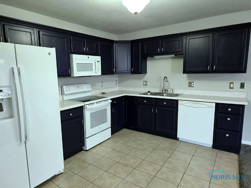 253 Briarheath Drive, Defiance, Ohio 43512, 2 Bedrooms Bedrooms, 4 Rooms Rooms,1 BathroomBathrooms,Residential,For Sale,Briarheath,6133489