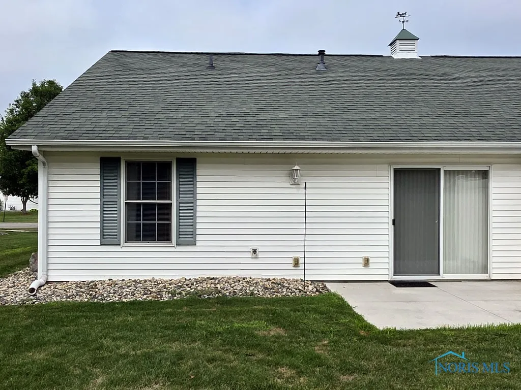 253 Briarheath Drive, Defiance, Ohio 43512, 2 Bedrooms Bedrooms, 4 Rooms Rooms,1 BathroomBathrooms,Residential,For Sale,Briarheath,6133489