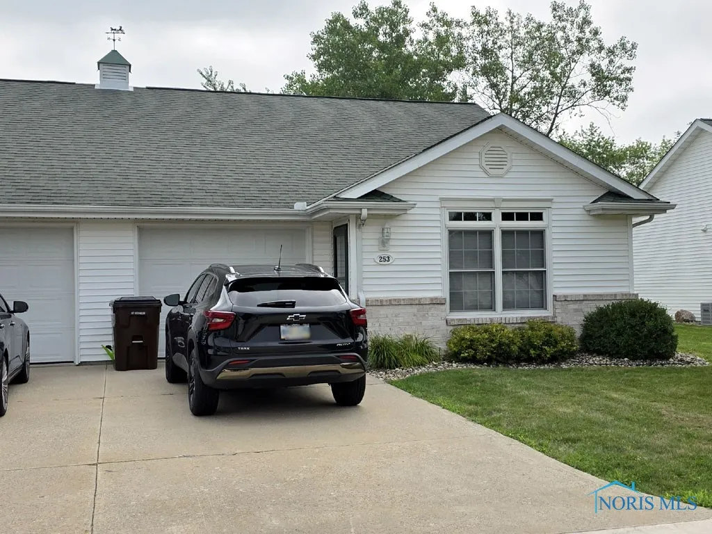 253 Briarheath Drive, Defiance, Ohio 43512, 2 Bedrooms Bedrooms, 4 Rooms Rooms,1 BathroomBathrooms,Residential,For Sale,Briarheath,6133489