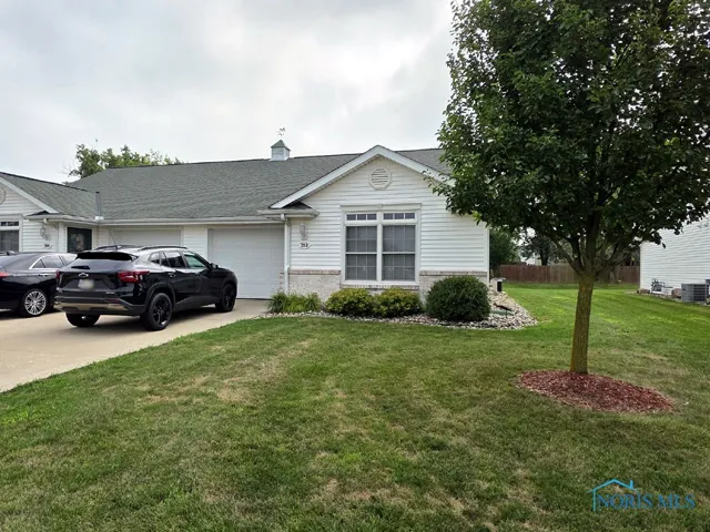 253 Briarheath Drive, Defiance, Ohio 43512, 2 Bedrooms Bedrooms, 4 Rooms Rooms,1 BathroomBathrooms,Residential,For Sale,Briarheath,6133489