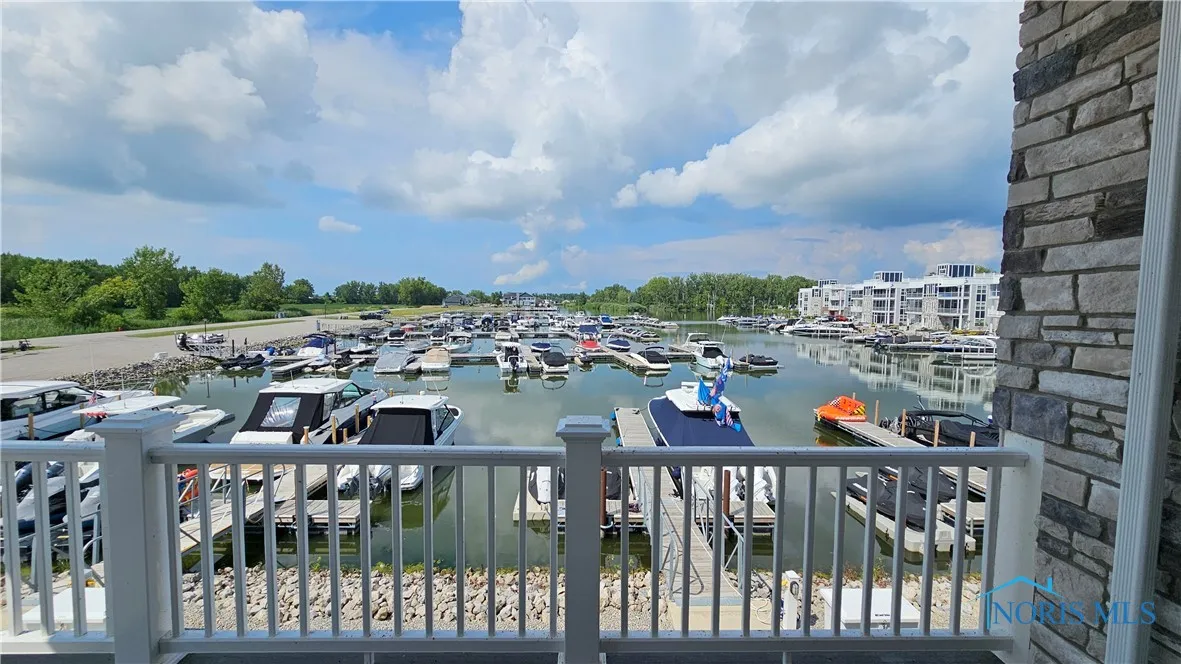 2703 S Harbor Bay Drive 1322, Lakeside Marblehead, Ohio 43440, 3 Bedrooms Bedrooms, ,2 BathroomsBathrooms,Residential,For Sale,Harbor Bay,6133602