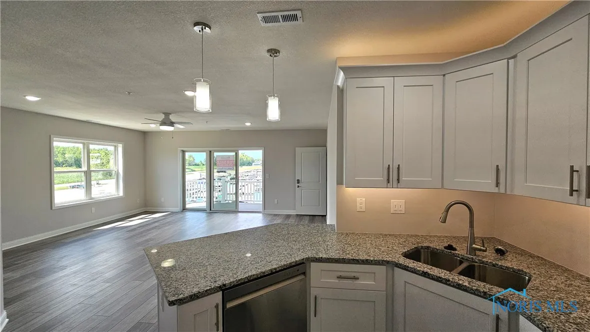 2703 S Harbor Bay Drive 1322, Lakeside Marblehead, Ohio 43440, 3 Bedrooms Bedrooms, ,2 BathroomsBathrooms,Residential,For Sale,Harbor Bay,6133602