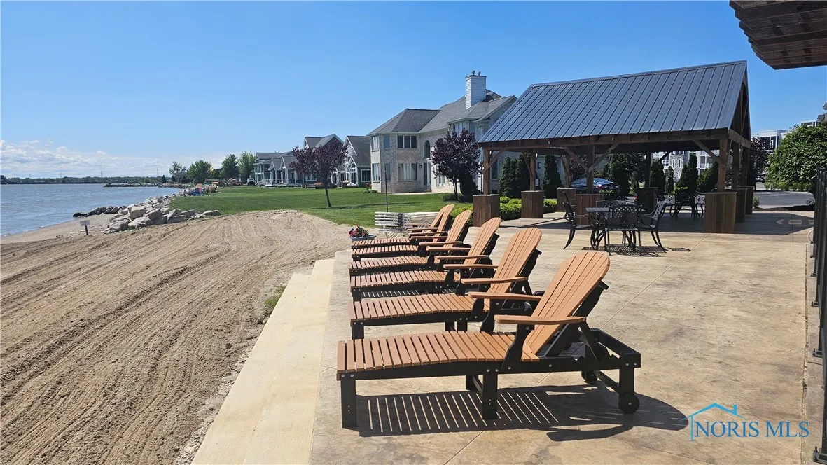 2703 S Harbor Bay Drive 1322, Lakeside Marblehead, Ohio 43440, 3 Bedrooms Bedrooms, ,2 BathroomsBathrooms,Residential,For Sale,Harbor Bay,6133602