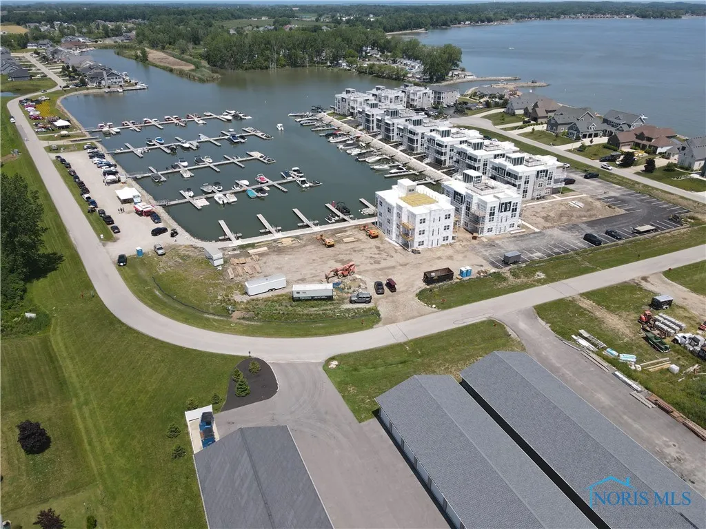 2703 S Harbor Bay Drive 1322, Lakeside Marblehead, Ohio 43440, 3 Bedrooms Bedrooms, ,2 BathroomsBathrooms,Residential,For Sale,Harbor Bay,6133602
