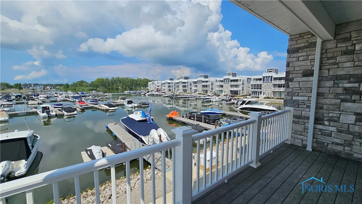 2703 S Harbor Bay Drive 1322, Lakeside Marblehead, Ohio 43440, 3 Bedrooms Bedrooms, ,2 BathroomsBathrooms,Residential,For Sale,Harbor Bay,6133602