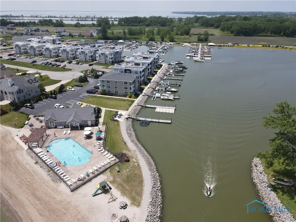 2703 S Harbor Bay Drive 1322, Lakeside Marblehead, Ohio 43440, 3 Bedrooms Bedrooms, ,2 BathroomsBathrooms,Residential,For Sale,Harbor Bay,6133602