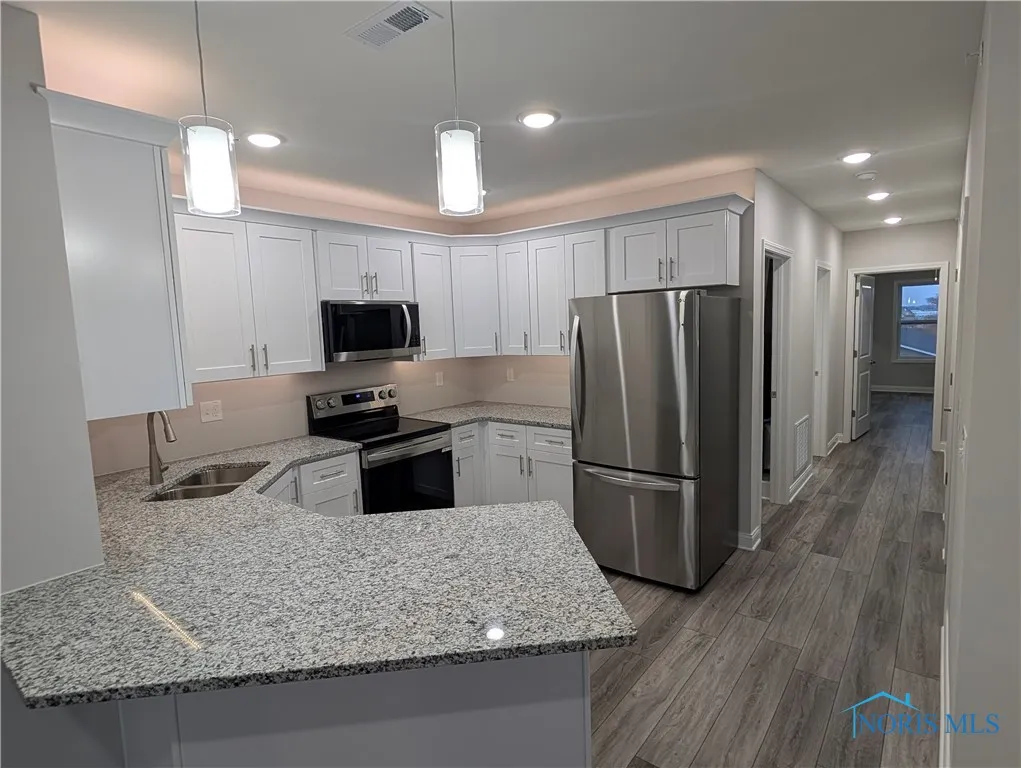 2703 S Harbor Bay Drive 1322, Lakeside Marblehead, Ohio 43440, 3 Bedrooms Bedrooms, ,2 BathroomsBathrooms,Residential,For Sale,Harbor Bay,6133602