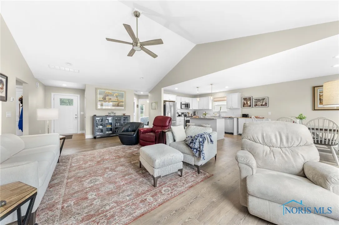 109 Ashberry Way, Swanton, Ohio 43558, 3 Bedrooms Bedrooms, 6 Rooms Rooms,2 BathroomsBathrooms,Residential,For Sale,Ashberry,6133604