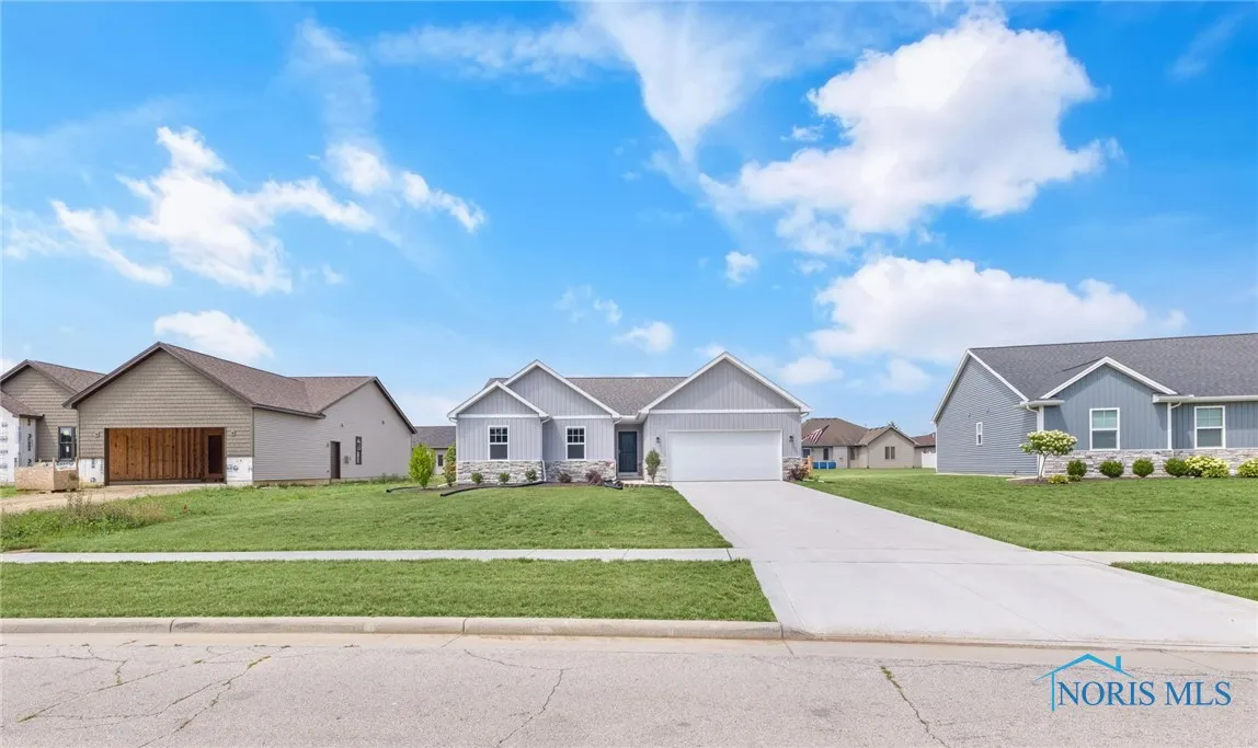 109 Ashberry Way, Swanton, Ohio 43558, 3 Bedrooms Bedrooms, 6 Rooms Rooms,2 BathroomsBathrooms,Residential,For Sale,Ashberry,6133604