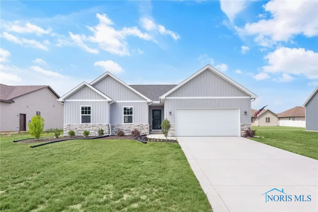109 Ashberry Way, Swanton, Ohio 43558, 3 Bedrooms Bedrooms, 6 Rooms Rooms,2 BathroomsBathrooms,Residential,For Sale,Ashberry,6133604