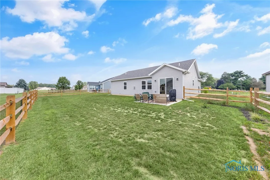 109 Ashberry Way, Swanton, Ohio 43558, 3 Bedrooms Bedrooms, 6 Rooms Rooms,2 BathroomsBathrooms,Residential,For Sale,Ashberry,6133604