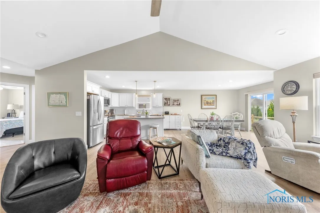 109 Ashberry Way, Swanton, Ohio 43558, 3 Bedrooms Bedrooms, 6 Rooms Rooms,2 BathroomsBathrooms,Residential,For Sale,Ashberry,6133604