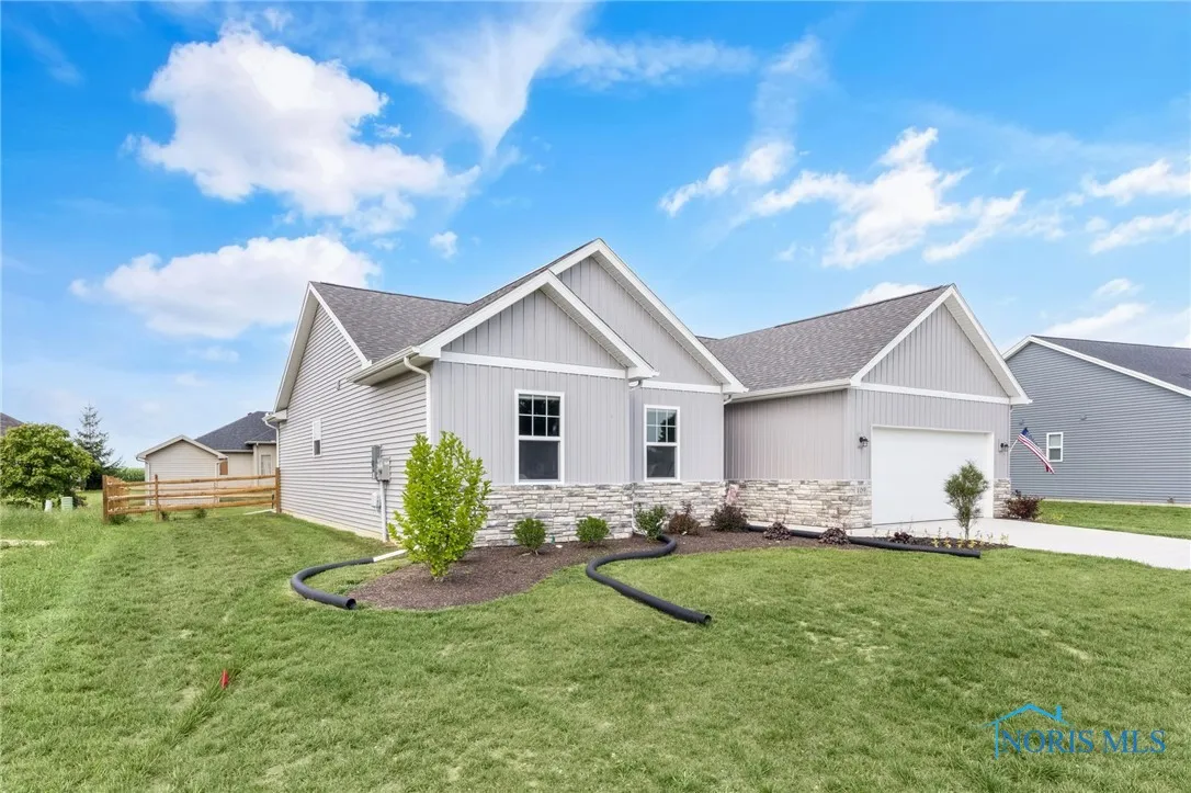 109 Ashberry Way, Swanton, Ohio 43558, 3 Bedrooms Bedrooms, 6 Rooms Rooms,2 BathroomsBathrooms,Residential,For Sale,Ashberry,6133604