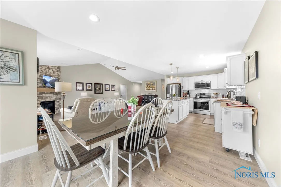 109 Ashberry Way, Swanton, Ohio 43558, 3 Bedrooms Bedrooms, 6 Rooms Rooms,2 BathroomsBathrooms,Residential,For Sale,Ashberry,6133604