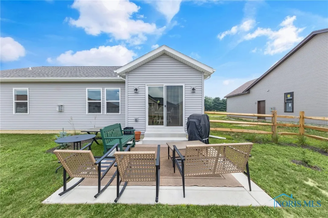 109 Ashberry Way, Swanton, Ohio 43558, 3 Bedrooms Bedrooms, 6 Rooms Rooms,2 BathroomsBathrooms,Residential,For Sale,Ashberry,6133604