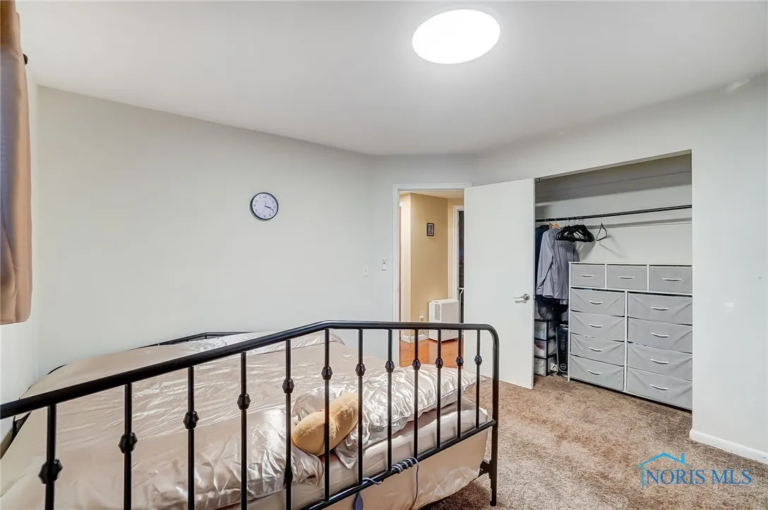 4811 Larkhaven Drive, Toledo, Ohio 43623, 4 Bedrooms Bedrooms, 11 Rooms Rooms,2 BathroomsBathrooms,Residential,For Sale,Larkhaven,6133612