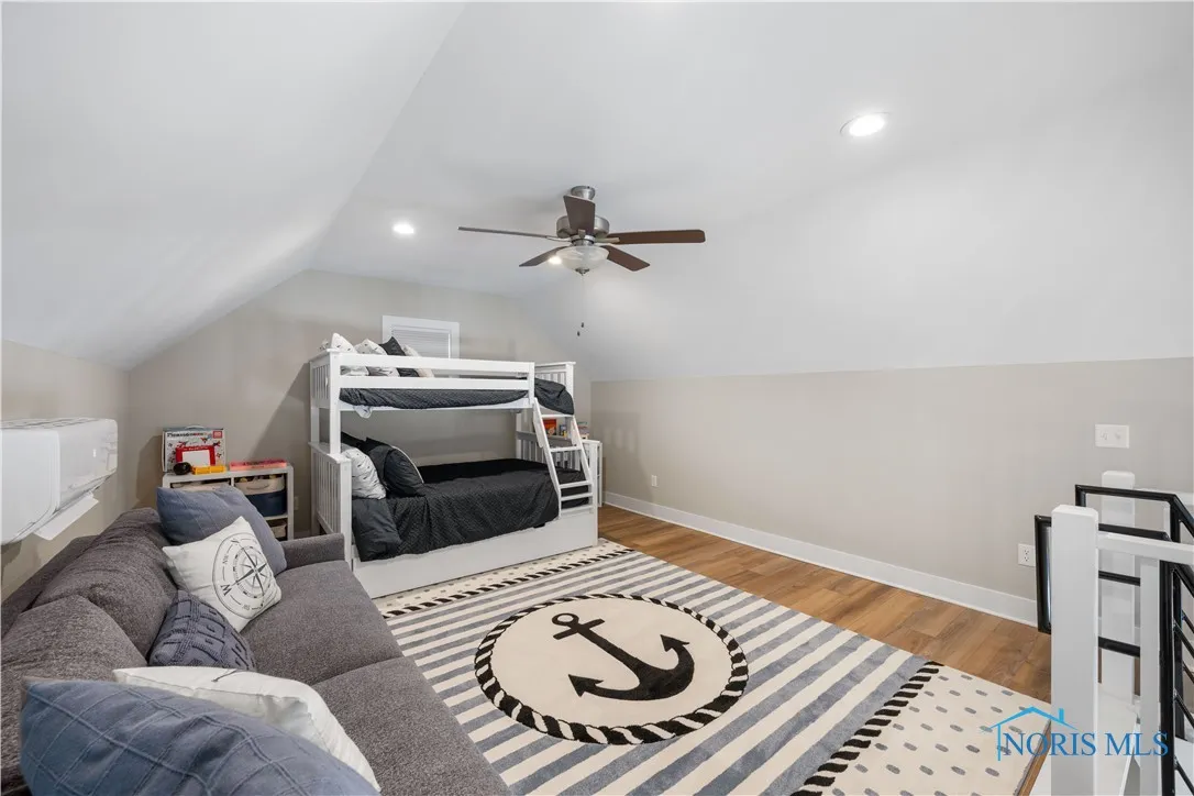 545 W Lakeshore Drive, Port Clinton, Ohio 43452, 3 Bedrooms Bedrooms, 8 Rooms Rooms,2 BathroomsBathrooms,Residential,For Sale,Lakeshore,6133618