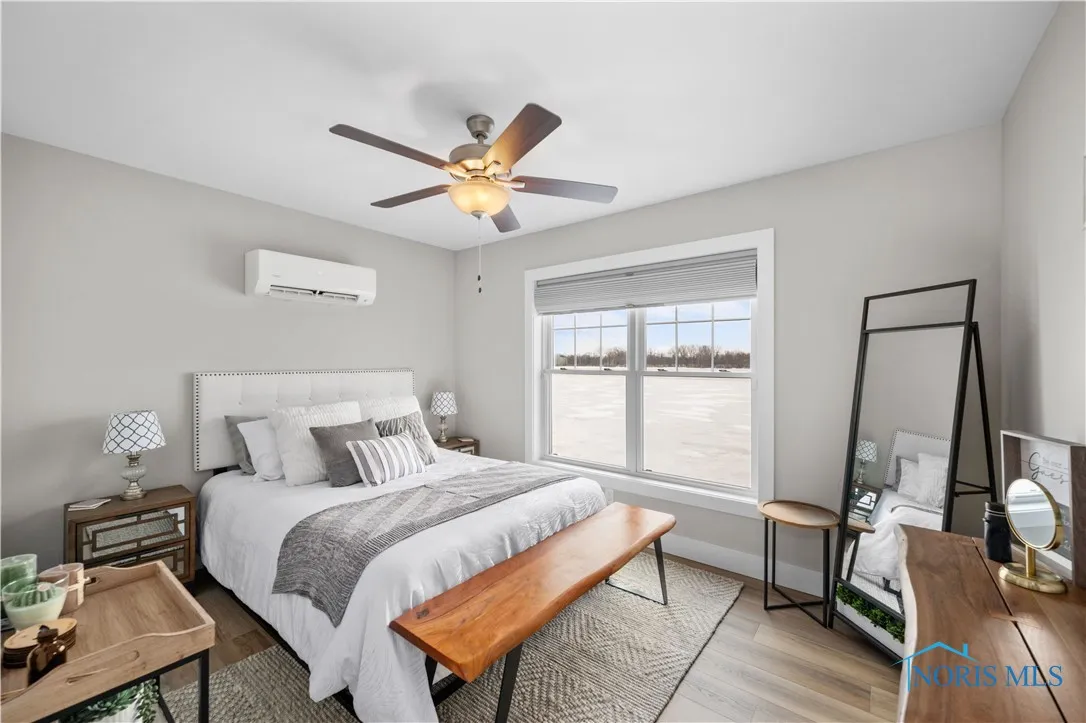 545 W Lakeshore Drive, Port Clinton, Ohio 43452, 3 Bedrooms Bedrooms, 8 Rooms Rooms,2 BathroomsBathrooms,Residential,For Sale,Lakeshore,6133618