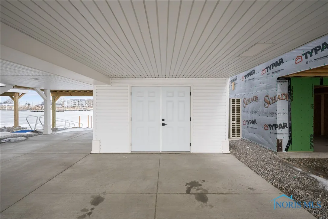 545 W Lakeshore Drive 9, Port Clinton, Ohio 43452, 3 Bedrooms Bedrooms, 8 Rooms Rooms,2 BathroomsBathrooms,Residential,For Sale,Lakeshore,6133626