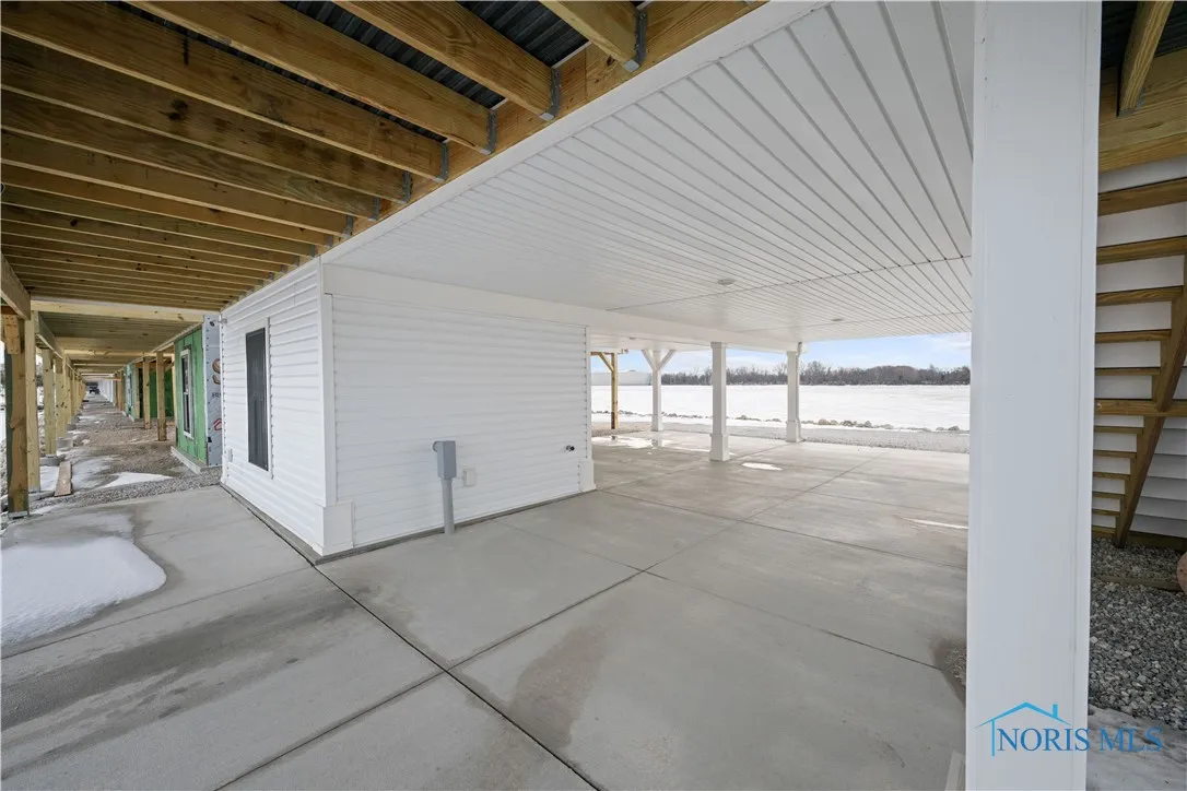 545 W Lakeshore Drive 9, Port Clinton, Ohio 43452, 3 Bedrooms Bedrooms, 8 Rooms Rooms,2 BathroomsBathrooms,Residential,For Sale,Lakeshore,6133626