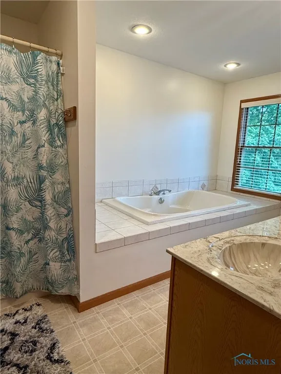 810 Greenview Avenue, Delta, Ohio 43515, 3 Bedrooms Bedrooms, 8 Rooms Rooms,3 BathroomsBathrooms,Residential,For Sale,Greenview,6133625